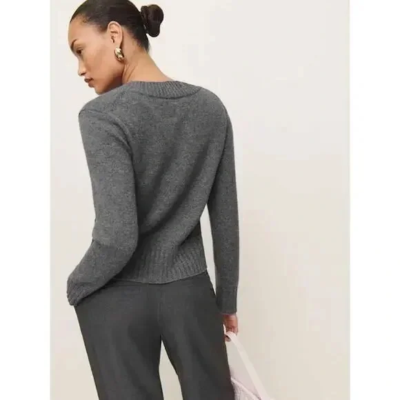 Reformation Dulce 100% Cashmere V-neck Sweater in Thunder Size S - Picture 8 of 10